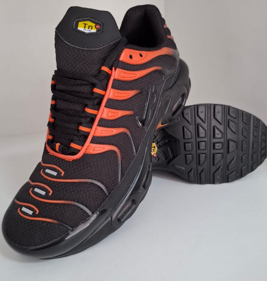Air Max Tn negra logo naranja